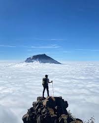 watu tatah ikon sindoro via kledung